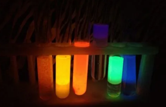׶D(zhun)Q{w l(f)ⲨL(zhng):545 nm,:50 nm  Mesoporous silica coated upconverting nanoparticles